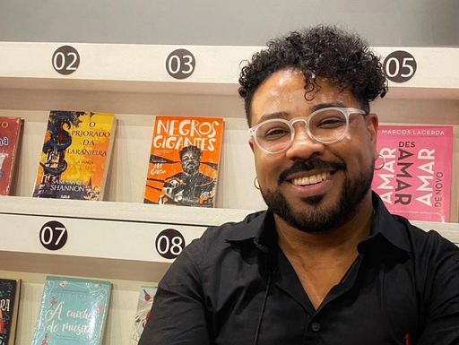 Alê Garcia repercute livro "Negros Gigantes" em São Paulo