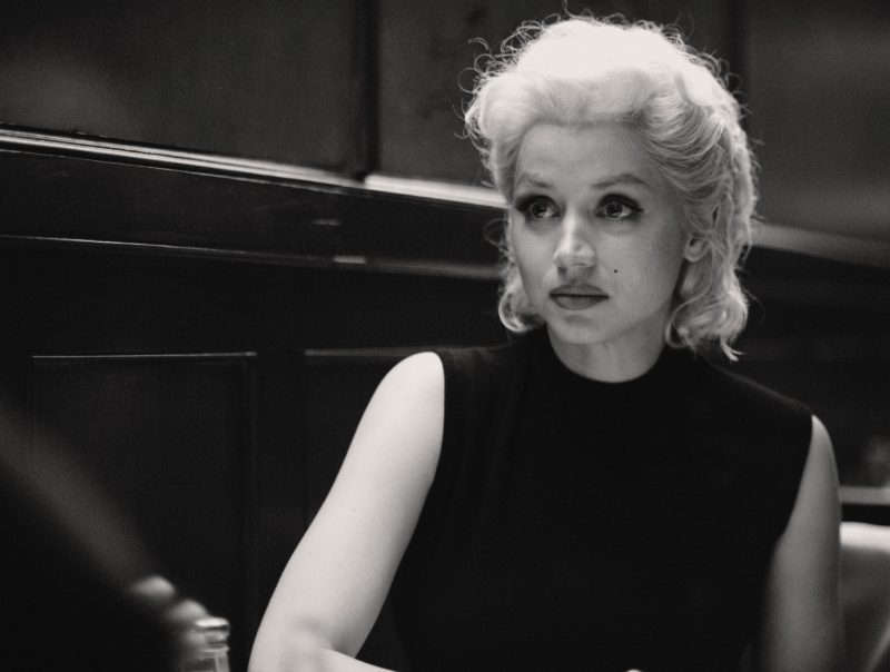 Ana de Armas visitou túmulo de Marilyn Monroe para pedir autorização para interpretá-la