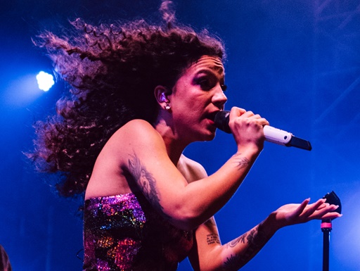 Rock in Rio: Priscilla Alcantara agita palco Supernova com covers de Destiny's Child