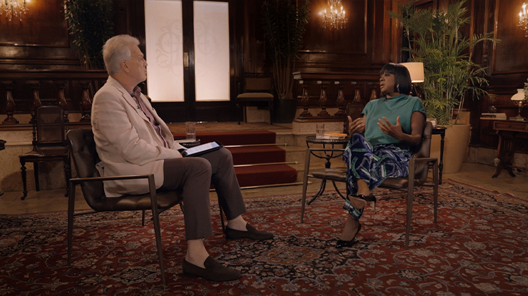 Viola Davis conta importância de "Mulher Rei" no "Conversa com Bial"