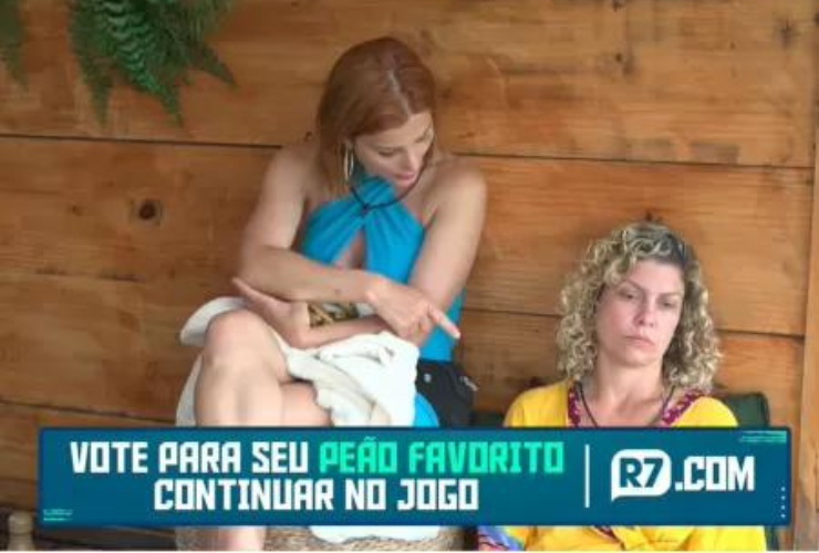 Deborah aposta na eliminação de Deolane em "A Fazenda": "Confio no sofá"