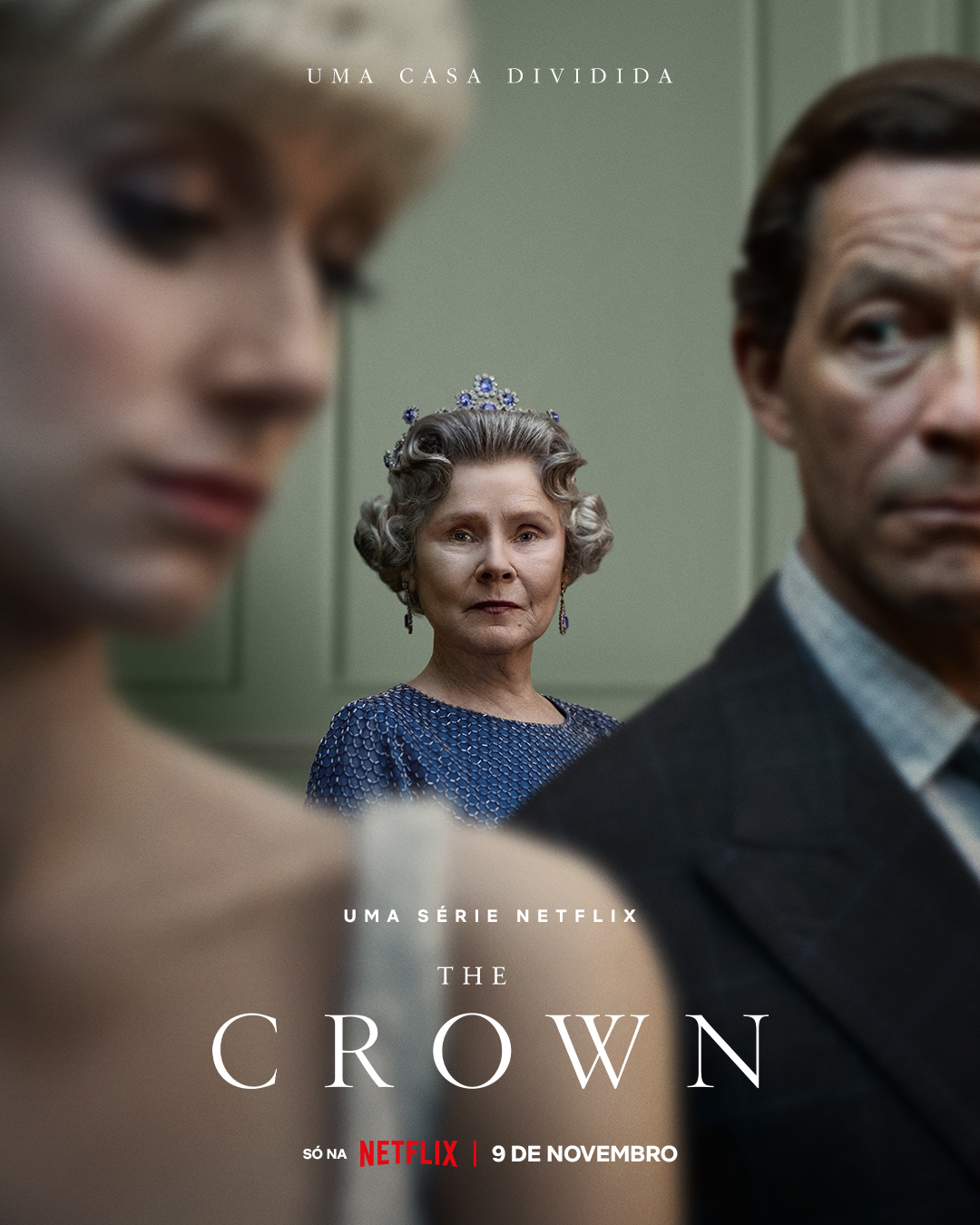 "The Crown": Imelda Staunton é Rainha Elizabeth em novo pôster