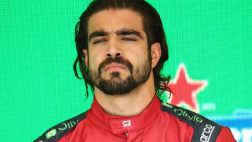 Caio Castro lamenta acidente na Porsche Cup: "Decepcionado"