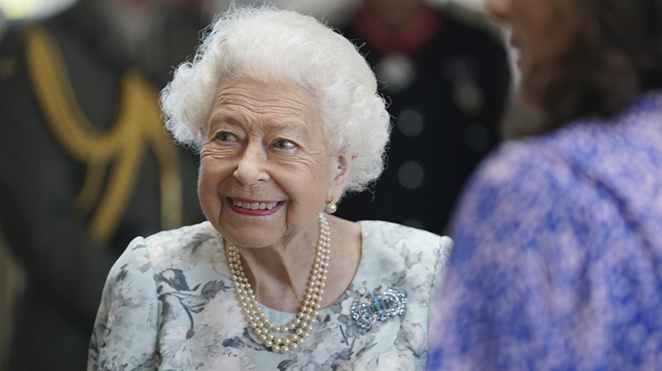 Amigo de Philip diz que Rainha Elizabeth II lutou contra câncer raro