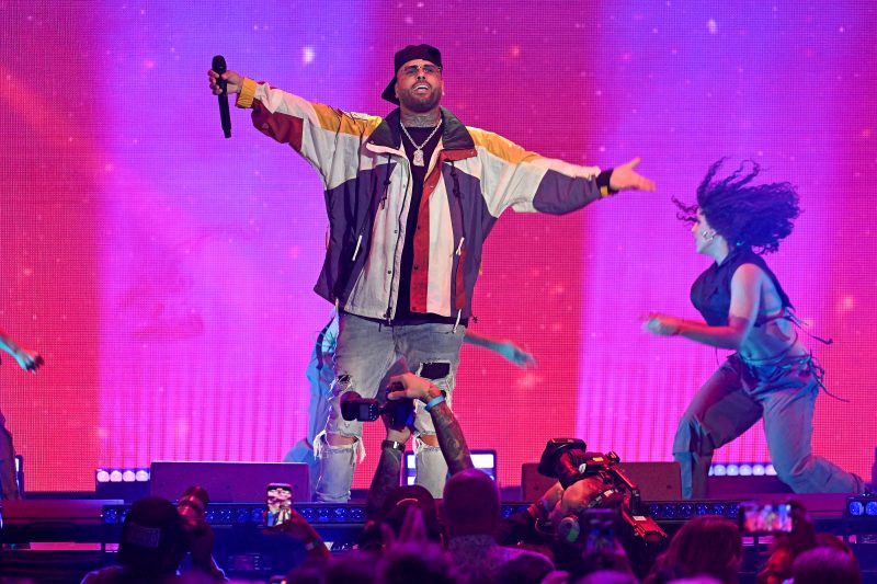 Nicky Jam se une ao Grammy Latino e patrocina bolsa de estudo para artistas
