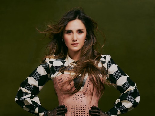 Dulce Maria ainda não falou sobre turnê no Brasil