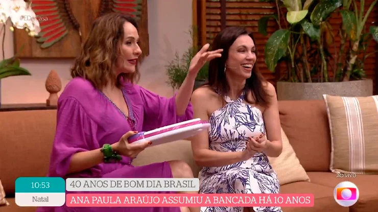 Ana Paula Araújo passou por muitas "saias justas" durante o bate papo com Maria Beltrão (Foto Reprodução/Globo)