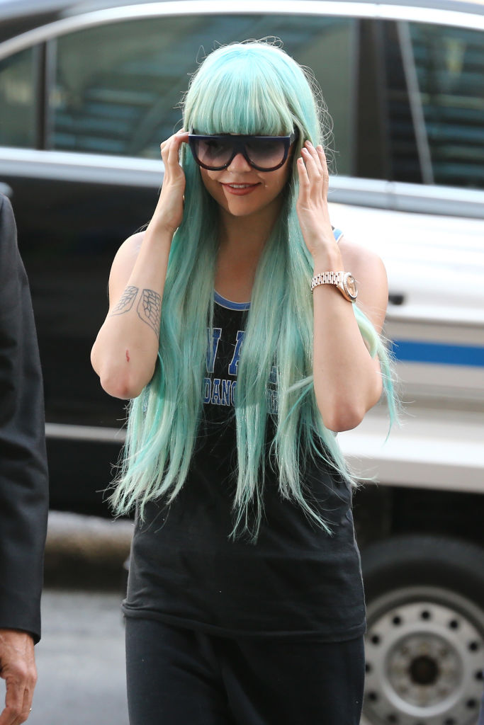 Amanda Bynes Is Admitted To A Psychiatric Clinic After Walking Naked Through The Streets