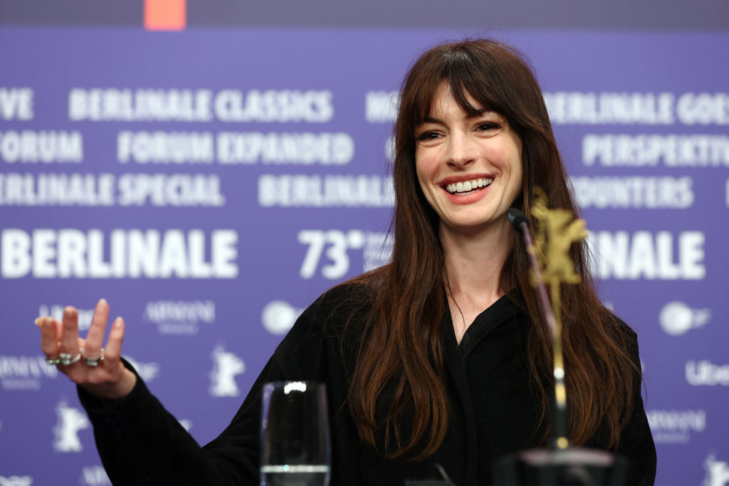 Anne Hathaway fará filme produzido por J.J. Abrams