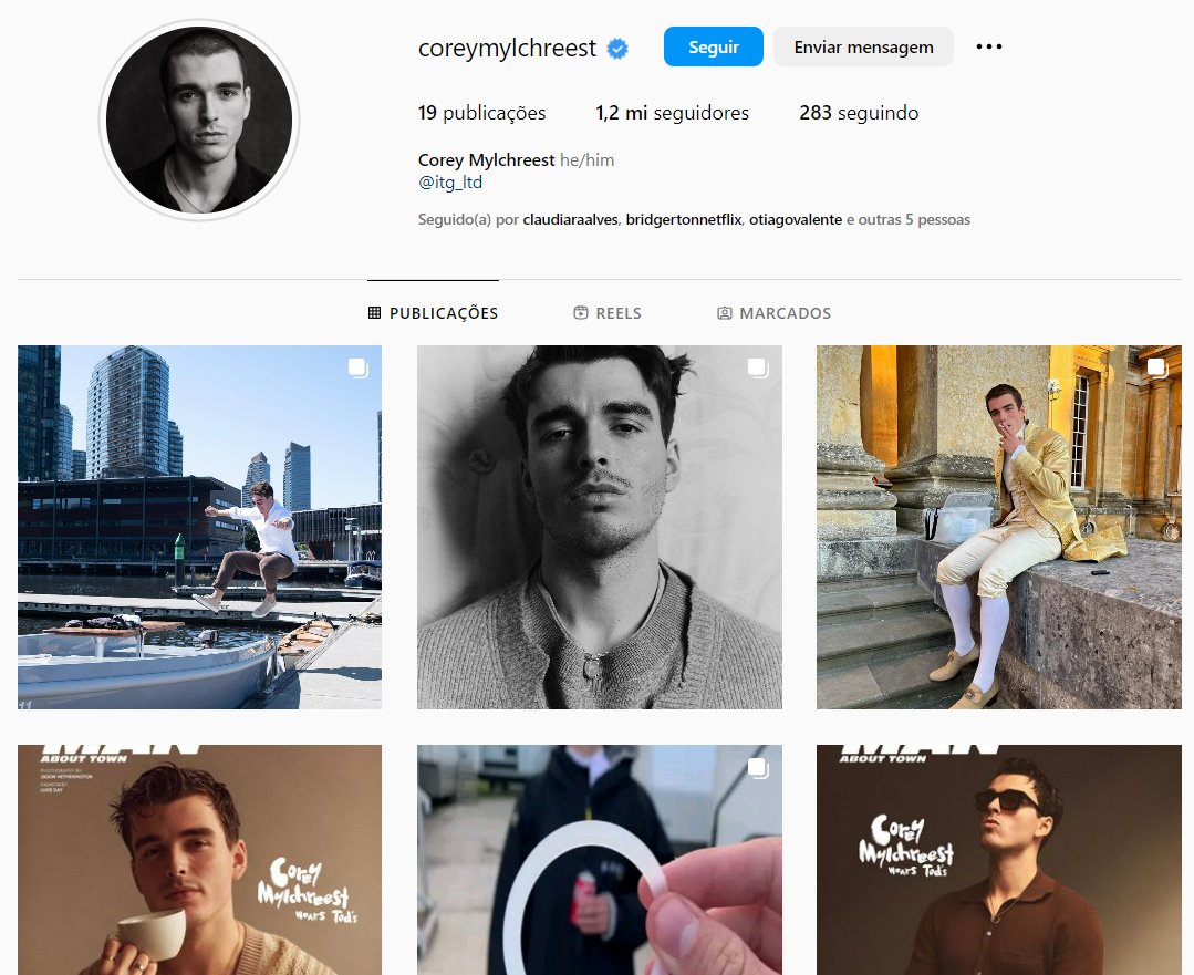 "Rainha Charlotte": Corey Mylchreest ganha mais de um milhão de seguidores