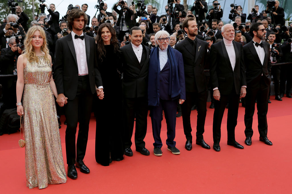 Johnny Depp abre Festival de Cannes com filme novo: veja quem foi prestigiá-lo