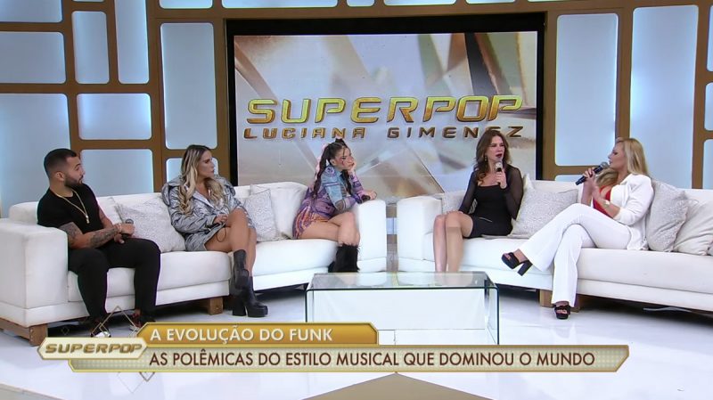 MC Pipokinha and Mulher Pera fight on TV show: "Must respect"