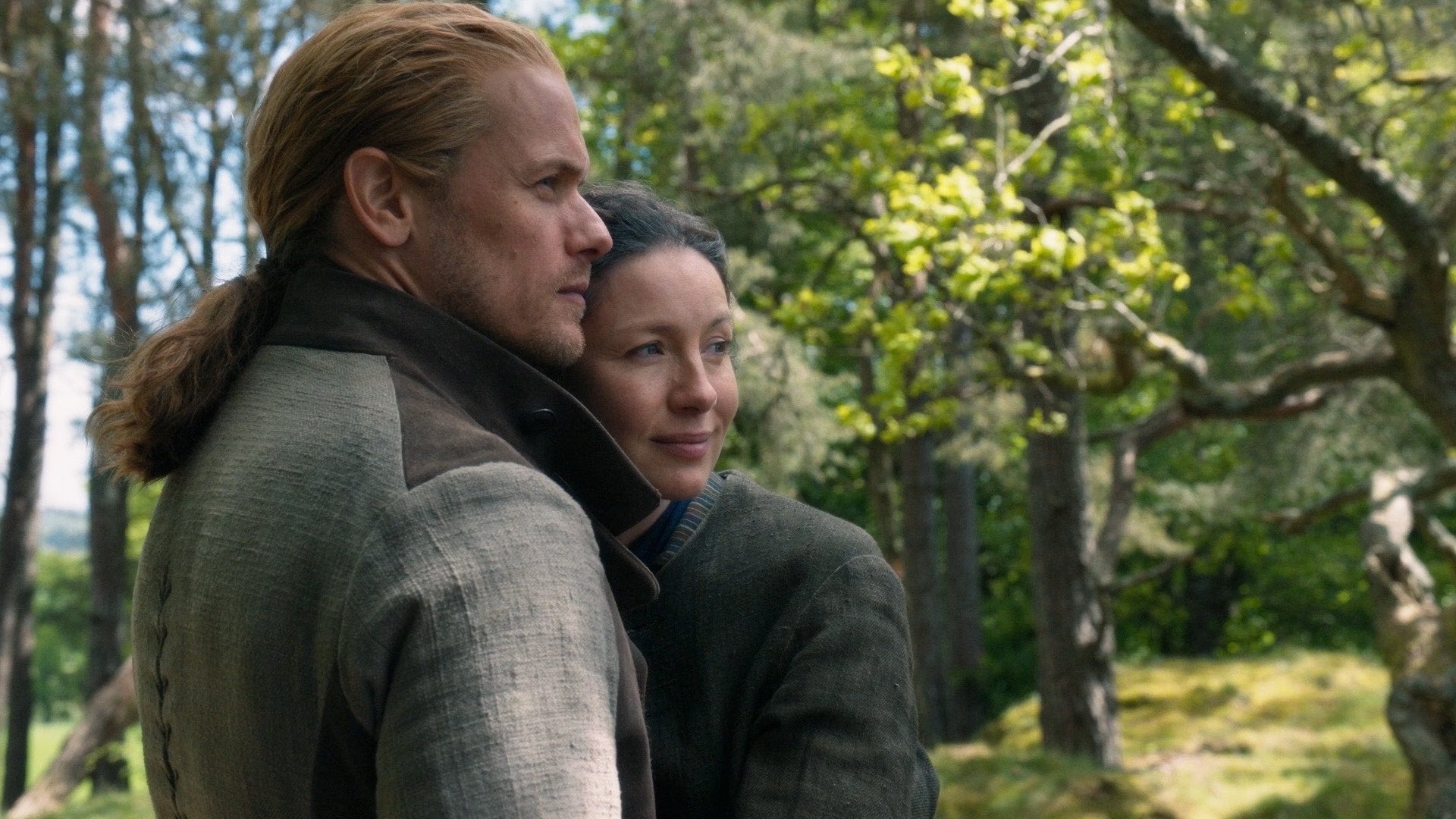 "Outlander": Catriona Balfe e Sam Heughan apresentam trailer da 7ª temporada