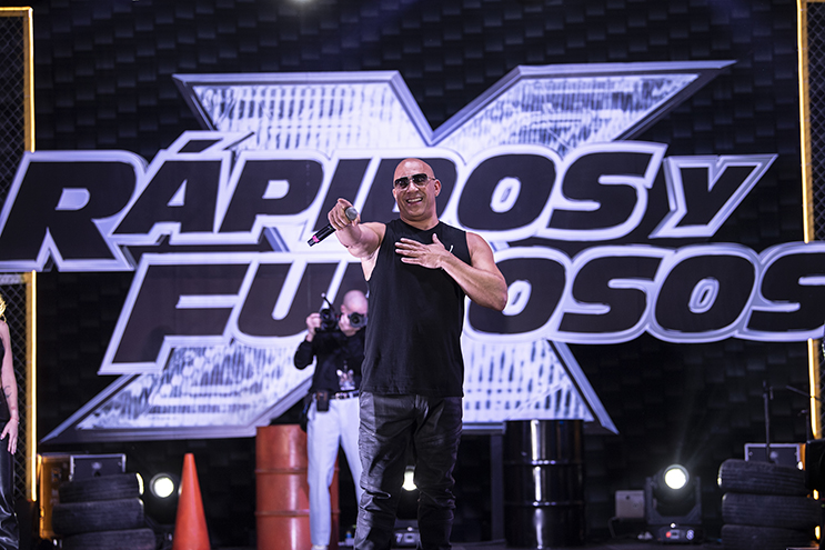 Vin Diesel e Jason Momoa se dividem em divulgação de "Velozes & Furiosos 10"