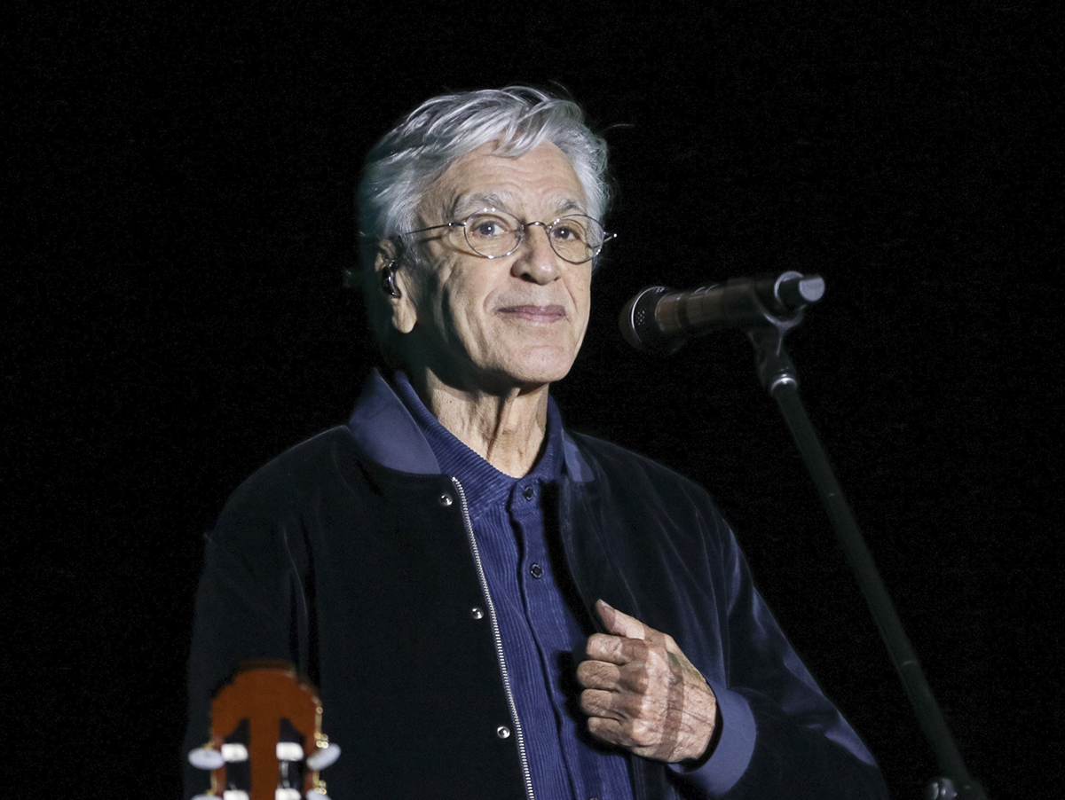 Caetano Veloso revela querer parar de fazer shows internacionais