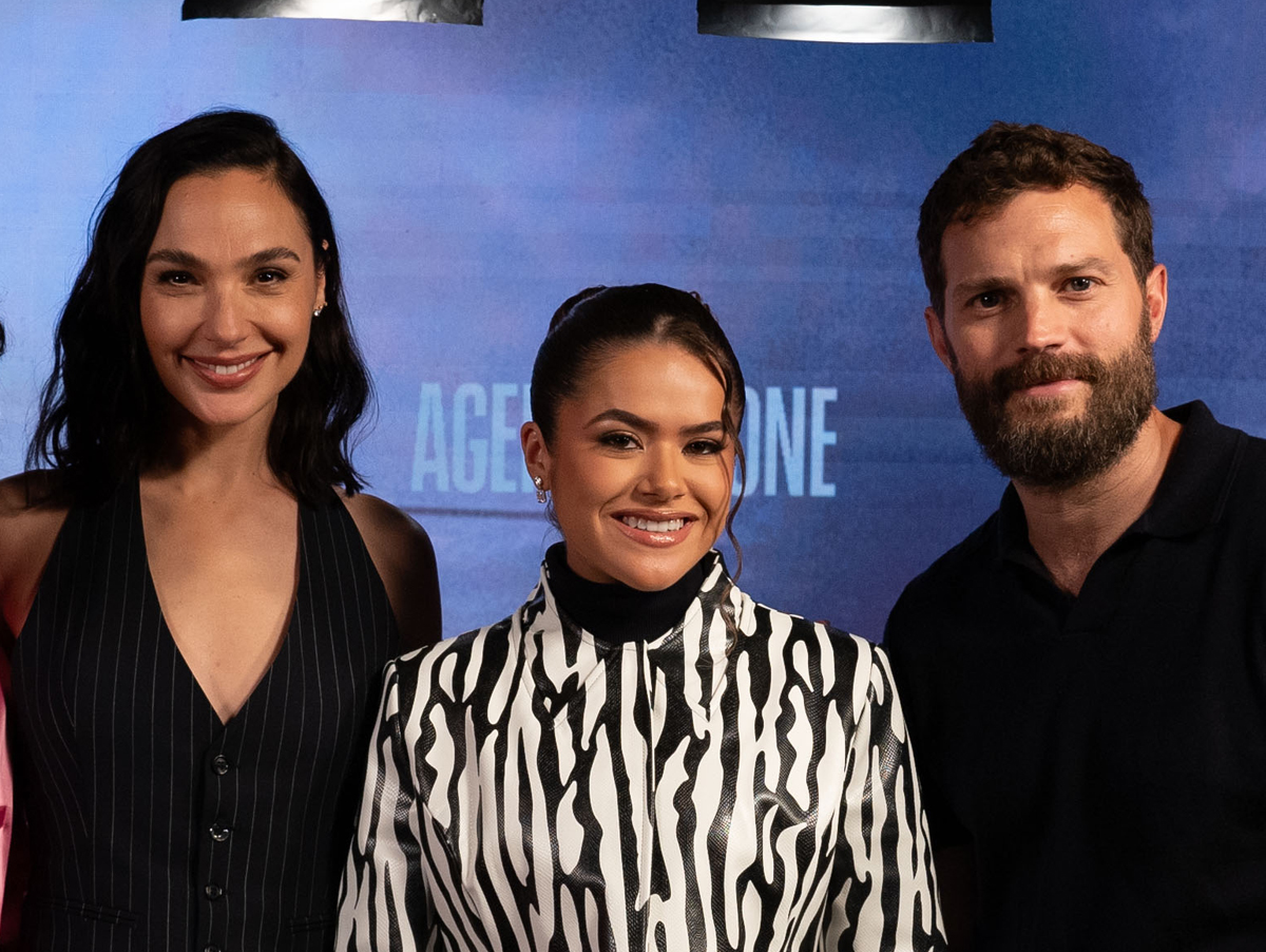 Gal Gadot e Jamie Dornan encontram Maisa em São Paulo