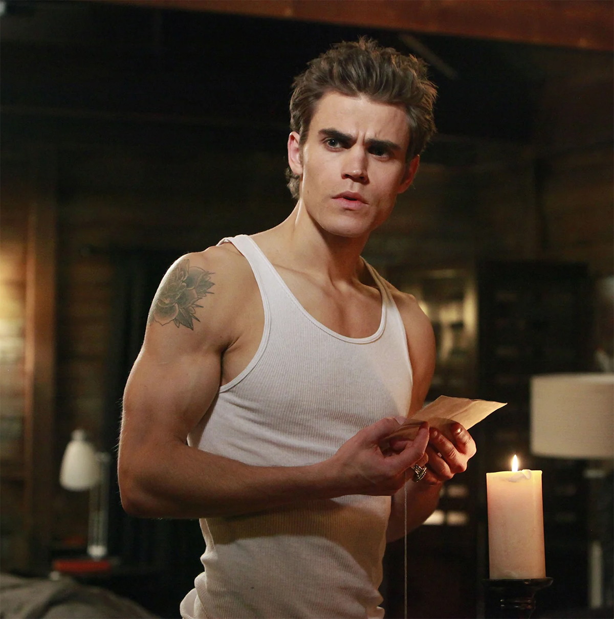 "Não sinto falta de The Vampire Diaries", diz Paul Wesley