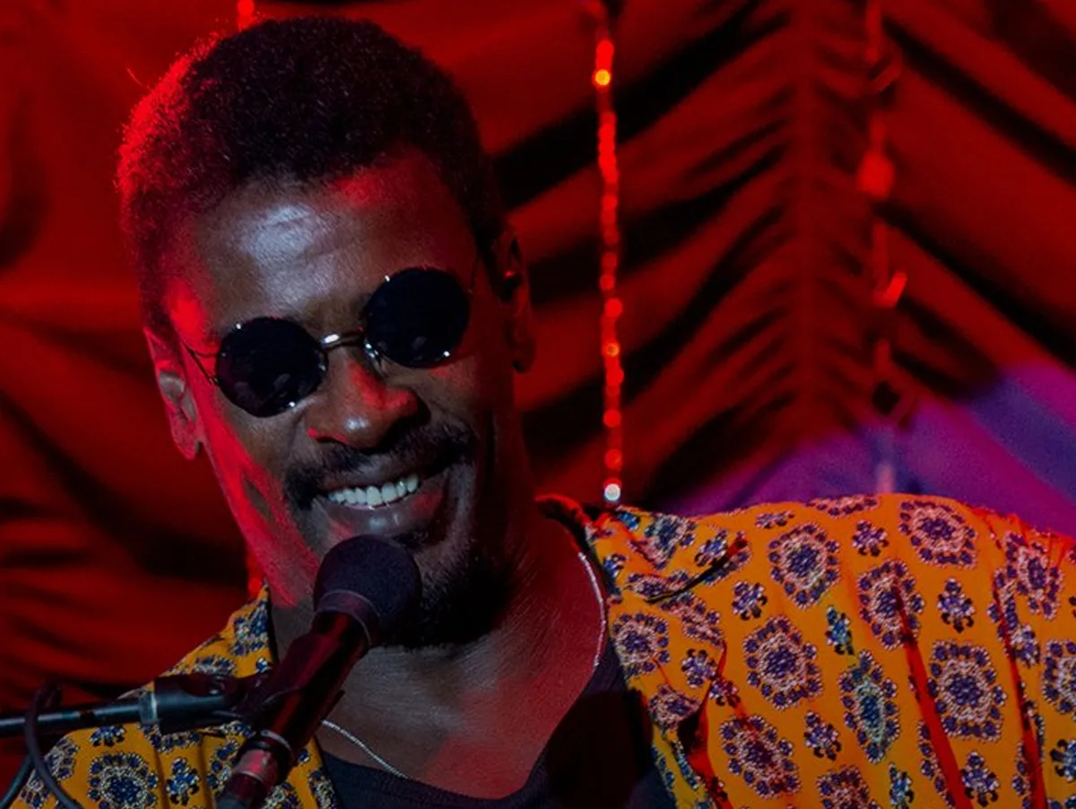 Seu Jorge protagoniza série "How To Be a Carioca": veja trailer