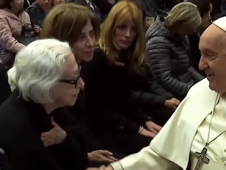Papa Francisco abençoa Fernanda Montenegro e Fernanda Torres