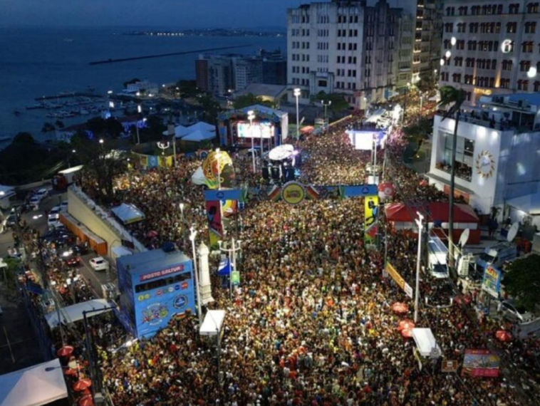 Carnaval de Salvador em 2024 contou com 2,7 mil horas de música