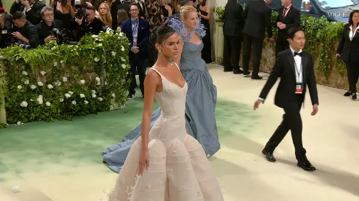 Bruna Marquezine no MET Gala 2024