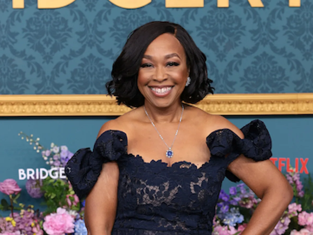 Produtora Shonda Rhimes admite frustração com "Bridgerton": entenda!