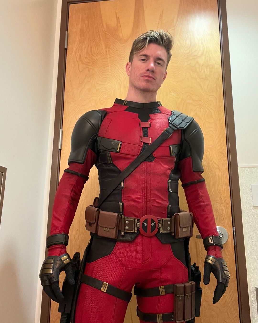 É Ryan Reynolds ou dublê dançando 'N Sync em "Deadpool & Wolverine"?