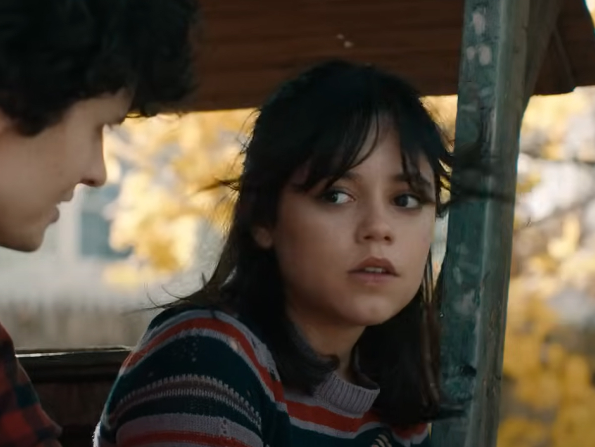 Jenna Ortega é destaque no trailer de "Os Fantasmas Ainda Se Divertem"