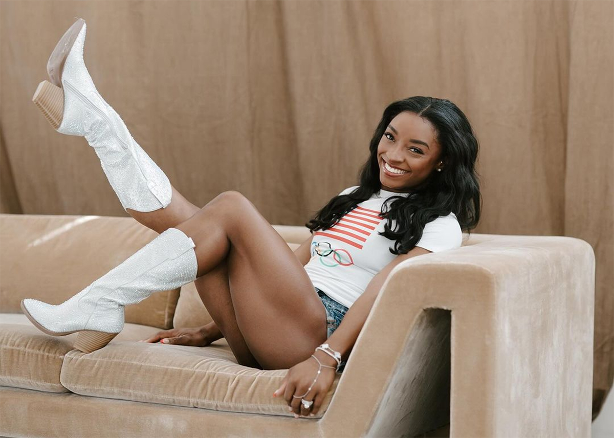 Biografia de Simone Biles escala lista das mais vendidas