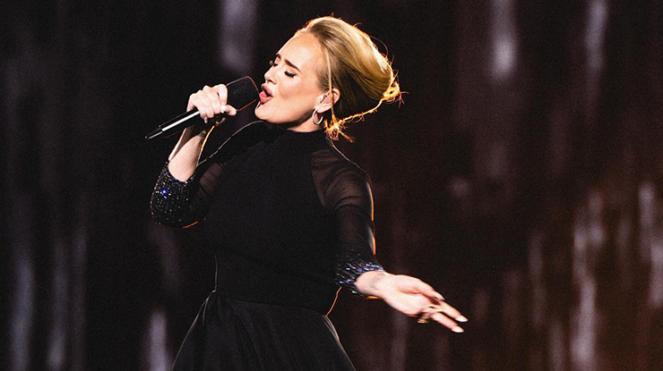 Adele anuncia pausa na carreira após turnê de sucesso: 