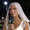 VMA 2024: Anitta brinca com casamento e revela spoiler em look do tapete preto