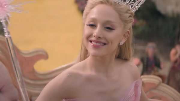 Você precisa ver Ariana Grande cantando "Popular" em "Wicked"