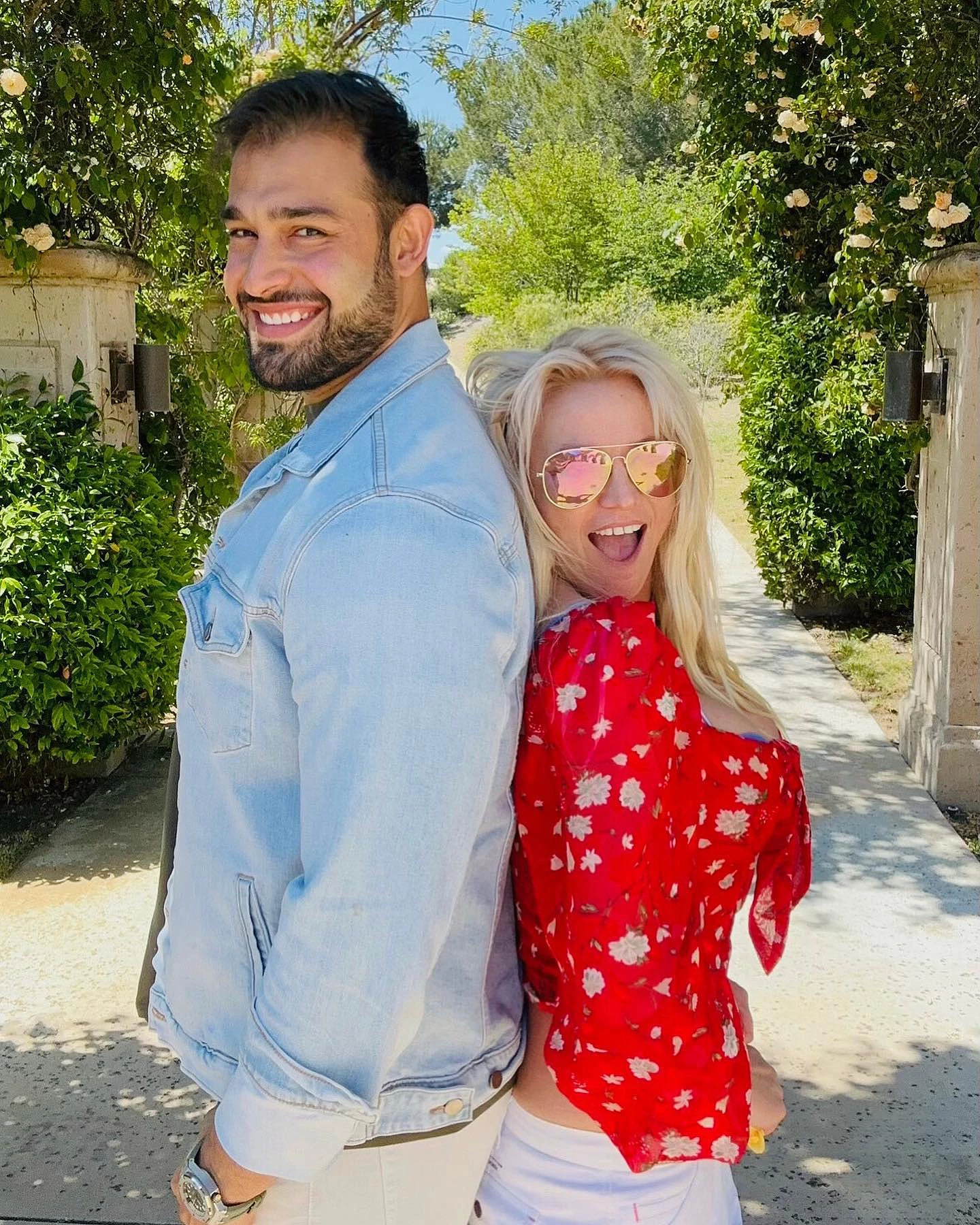 Sam Asghari diz que não leu biografia de Britney Spears: 