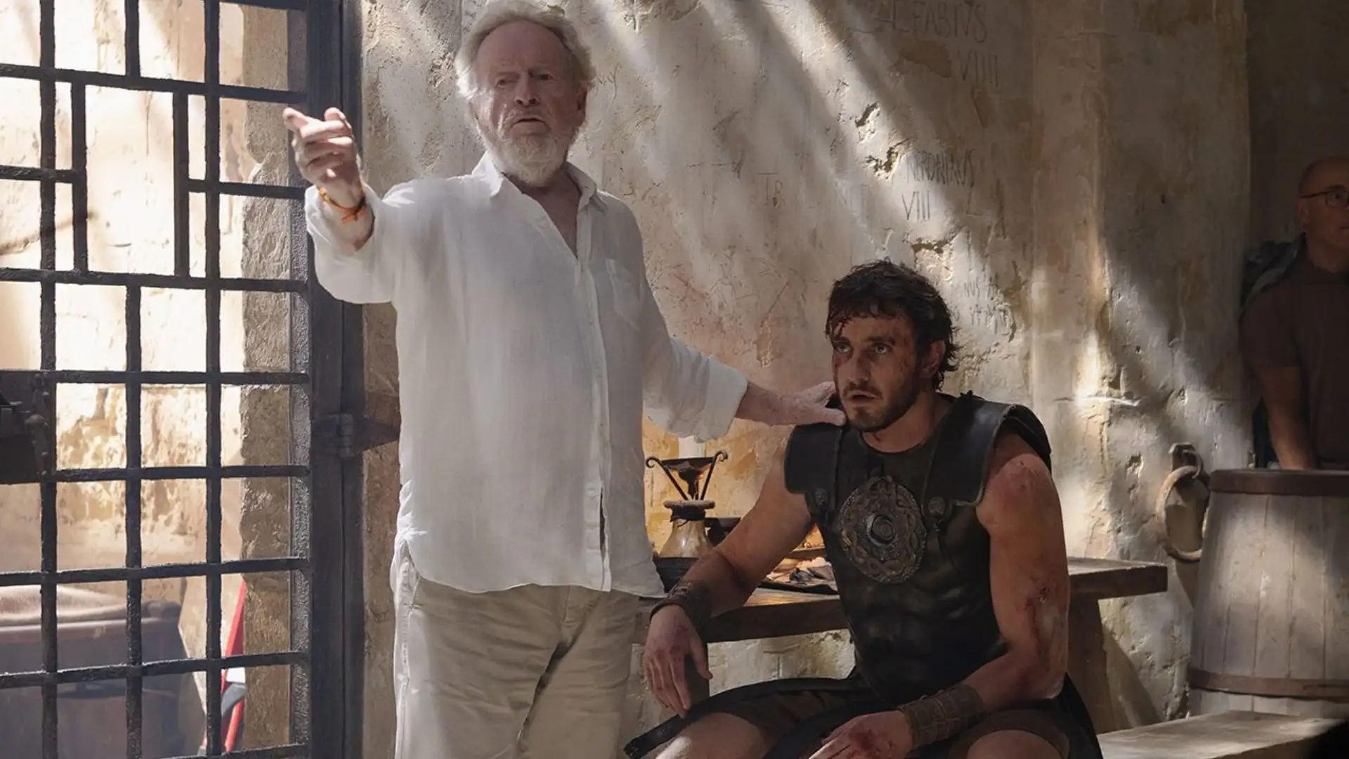 Russell Crowe sente ciúme de "Gladiador 2" e Ridley Scott se pronuncia