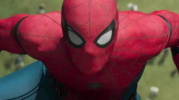 "Homem-Aranha 4" será do nível de "Vingadores", diz site