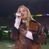 Luisa Sonza canta o Hino Nacional na estreia da NFL no Brasil; assista completo!