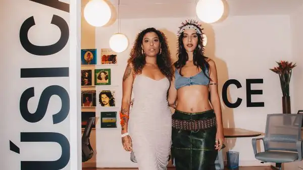 Marina Sena e Talita Morais, empresária da cantora, abrem 'A Casa da Música Brasileira' em SP