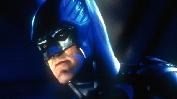 "'Batman & Robin' foi feito para crianças", diz Uma Thurman