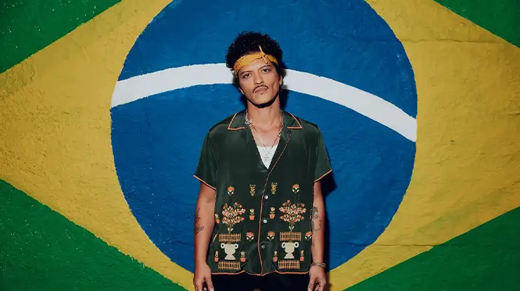 Bruno Mars faz homenagem para Marília Mendonça e fãs se emocionam