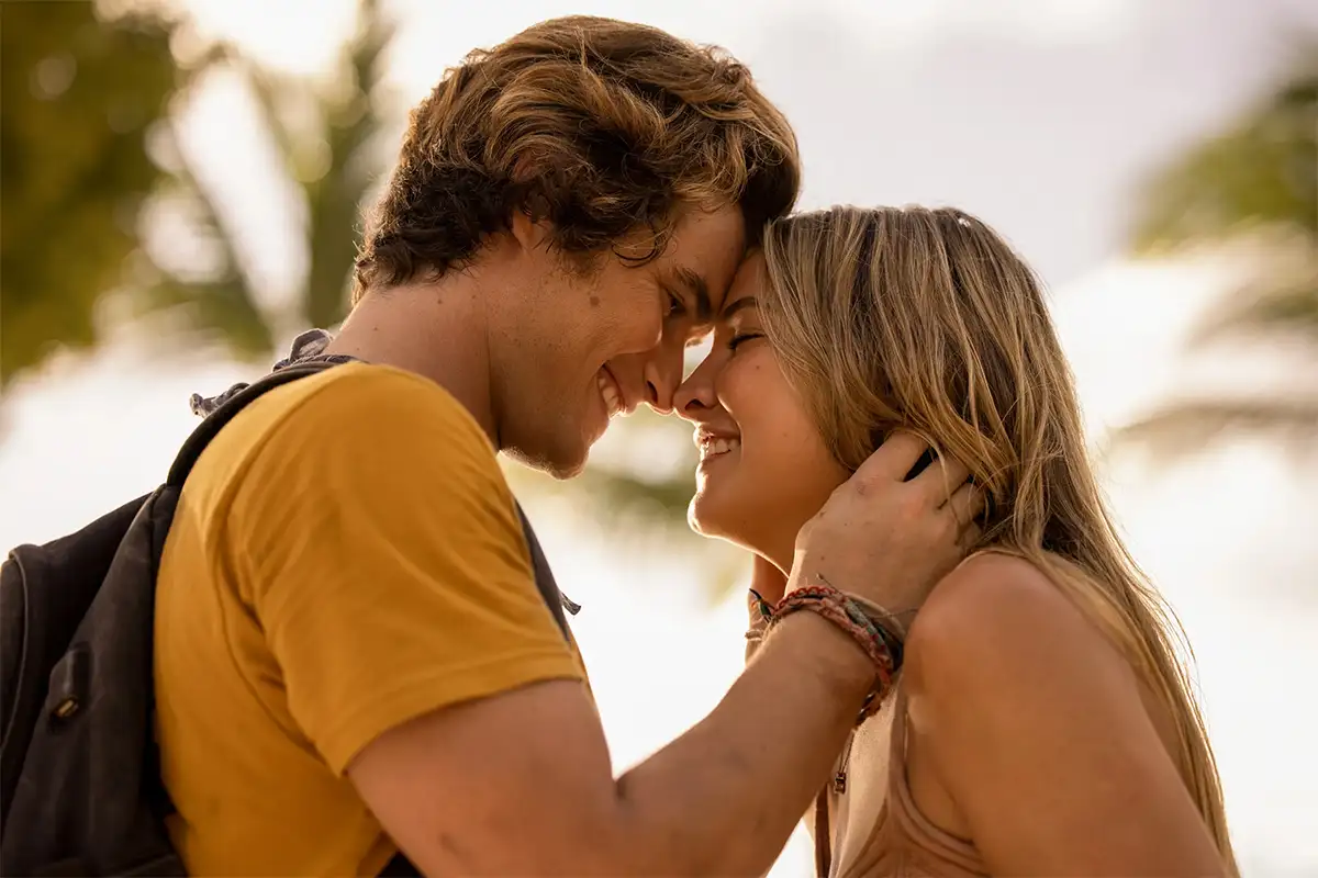 "Outer Banks": Chase Stokes conta como é trabalhar com a ex Madelyn Cline