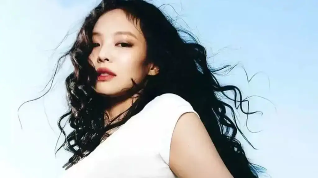 JENNIE, do BLACKPINK, ocupa o Top 10 do Spotify Global com "Mantra"