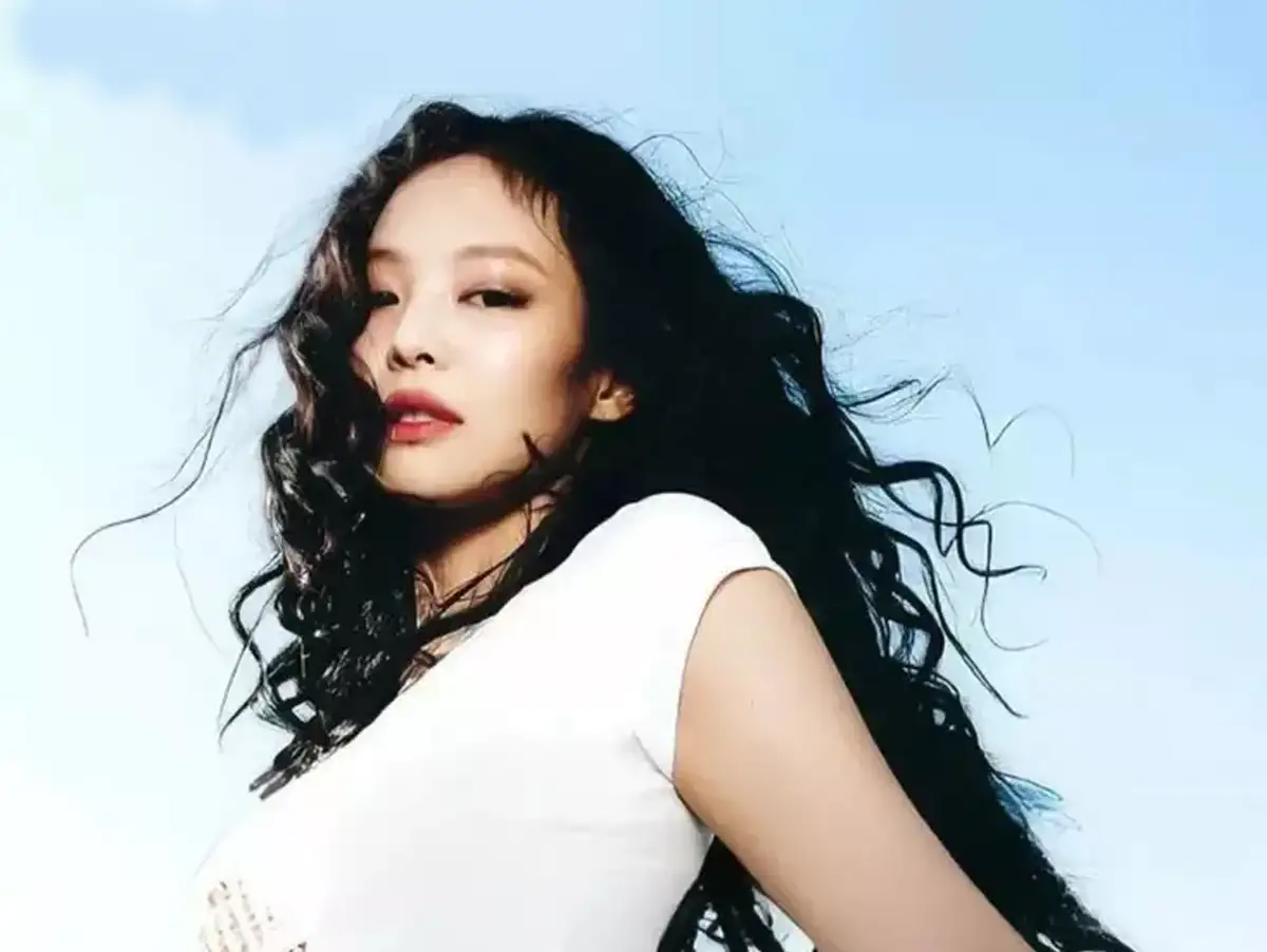 JENNIE, do BLACKPINK, ocupa o Top 10 do Spotify Global com "Mantra"