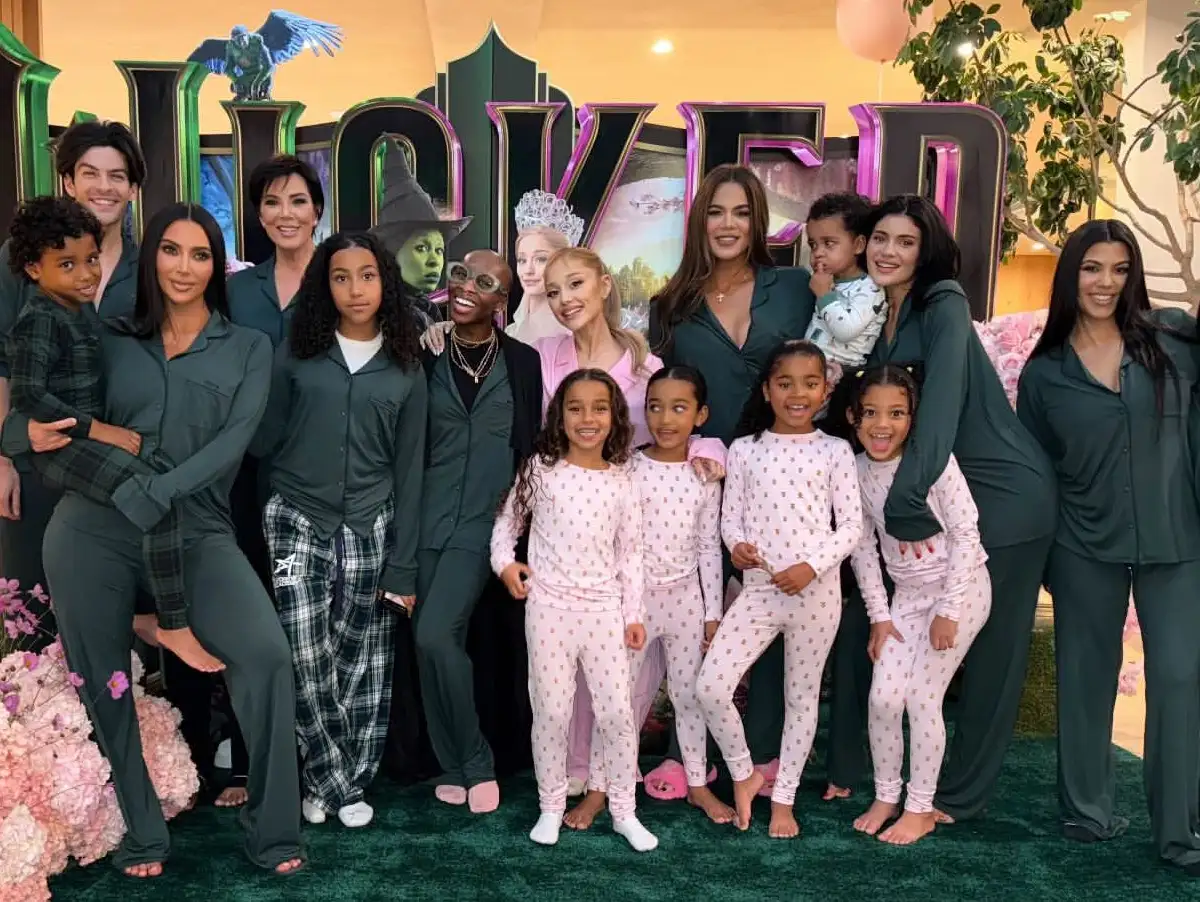 Ariana Grande e Cynthia Erivo mostram "Wicked" para Família Kardashian em 1º mão