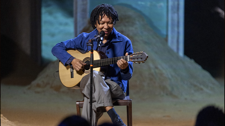 EXCLUSIVO: Djavan fala sobre homenagem no "Som Brasil" e mostra primeiras imagens