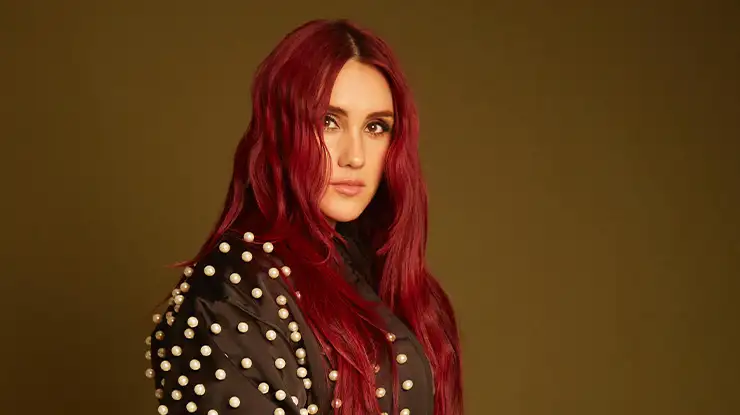 EXCLUSIVO: Novo single de Dulce Maria será uma regravação com cantor espanhol