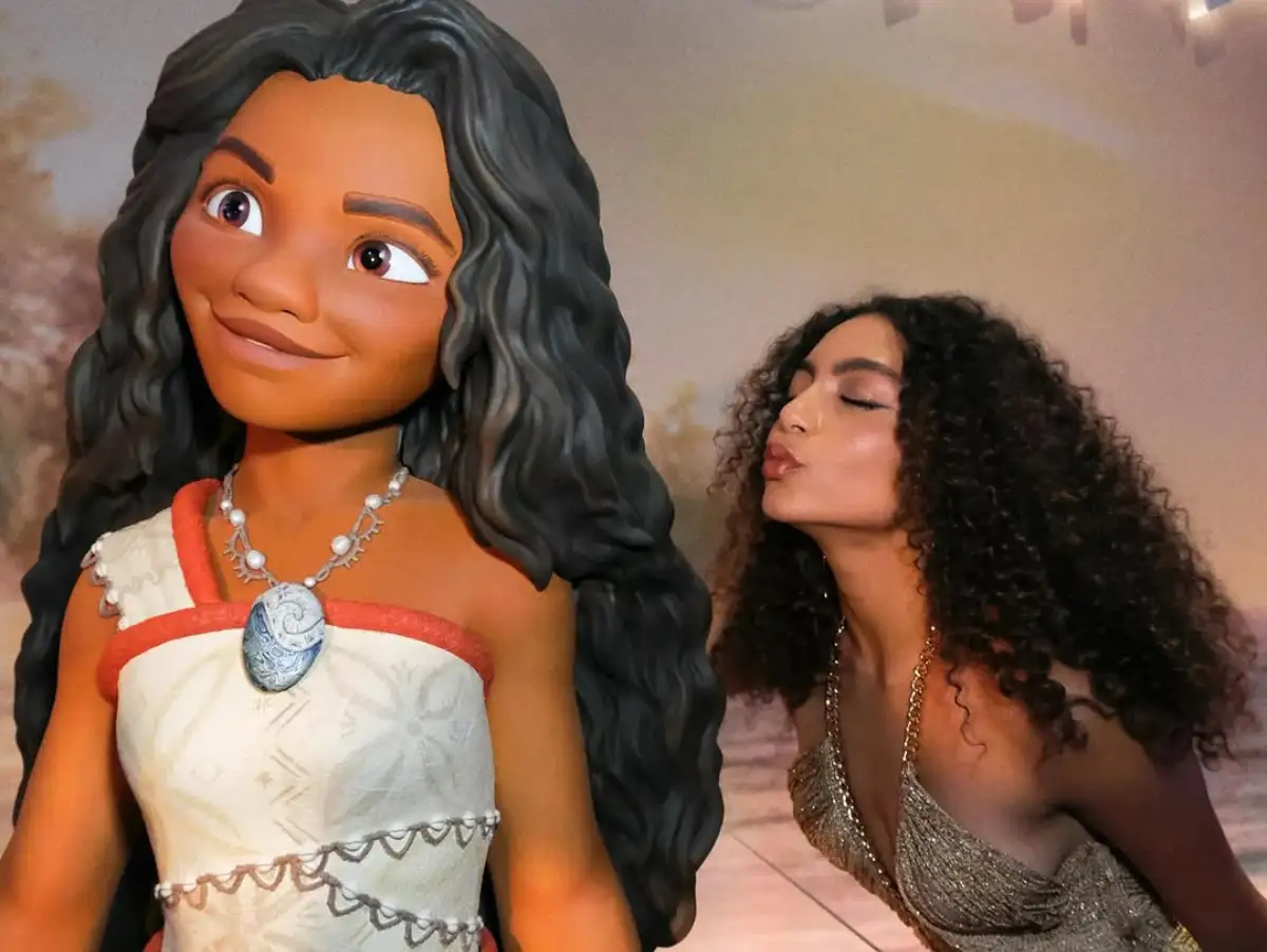 Any Gabrielly representa o Brasil em novo clipe da trilha sonora de "Moana 2". No vídeo divulgado pela Disney, a canção "Além" é interpretada em 27 idiomas diferentes.