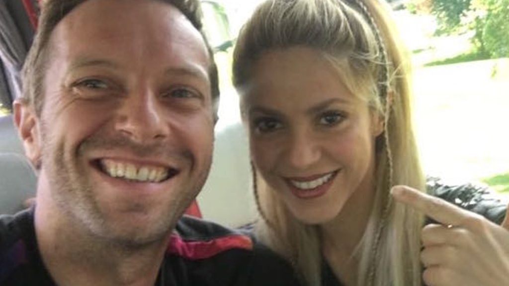 Shakira conta como Chris Martin a ajudou quando se divorciou de Gerard Piqué