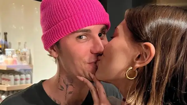 Justin Bieber responde sobre rumores de separação com Hailey