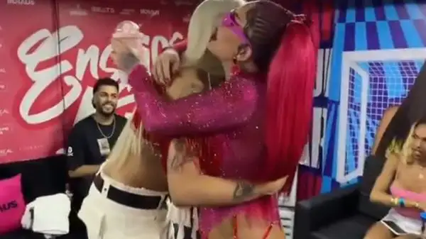 Gloria Groove e Pabllo Vittar respondem sobre suposta briga