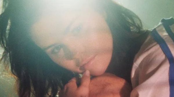 Ouça prévia de "Call Me When You Break Up", de Selena Gomez e Gracie Abrams